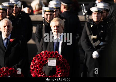 London, UK 10 novembre 2019. Le dimanche du Jour du Souvenir au cénotaphe, Whitehall, Londres, Boris Johnson MP PC Premier ministre (centre) Ian Crédit DavidsonAlamy Live News Banque D'Images