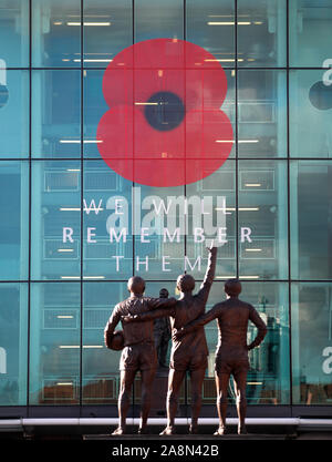 Vue générale de l'extérieur du stade avant le match en Premier League à Old Trafford, Manchester. Banque D'Images