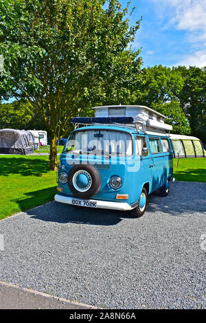 Les données du Camping & à Hanley Swan, connu sous le nom de 'Blackmore'. Un classique WV Campervan sur hardstanding pitch. Banque D'Images