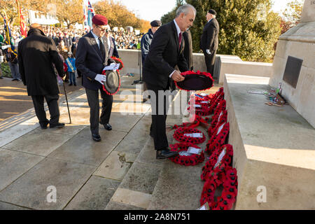 Southend on Sea, Royaume-Uni. 10 Nov, 2019. Le Jour du Souvenir au cénotaphe de Southend, Clifftown Parade, en face de l'Lutyens conçue War Memorial. Le service est assisté par les dignitaires locaux, y compris le maire Southend et les deux députés locaux, Sir David Amess et James Dudderidge. Penelope Barritt/Alamy Live News Banque D'Images