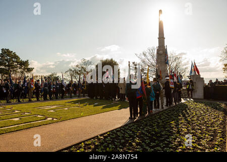 Southend on Sea, Royaume-Uni. 10 Nov, 2019. Le Jour du Souvenir au cénotaphe de Southend, Clifftown Parade, en face de l'Lutyens conçue War Memorial. Le service est assisté par les dignitaires locaux, y compris le maire Southend et les deux députés locaux, Sir David Amess et James Dudderidge. Penelope Barritt/Alamy Live News Banque D'Images