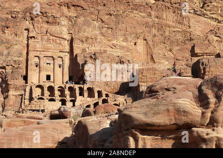 Tombeau de l'urne (Qabr Al Jarrah), des tombes royales, vue du Trésor Trail, Petra, Wadi Musa, le Gouvernorat de Ma'an, Jordanie, Moyen-Orient Banque D'Images