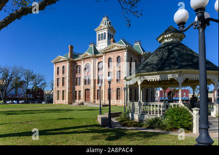 Place de la ville et palais de justice du comté de Wharton historique construit en 1889. Dans la ville de Wharton Wharton County dans le sud-est du Texas, United States Banque D'Images