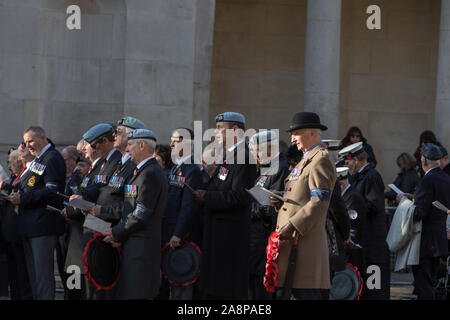 Whitehall, Londres, Royaume-Uni. 10 novembre 2019. Les anciens combattants et les membres des Forces armées britanniques prennent part à l'Assemblée défilé du jour du Souvenir à Whitehall. Les commémorations au monument commémoratif à l'honneur les forces armées britanniques et du Commonwealth, de la communauté des anciens combattants, les alliés qui ont combattu aux côtés de l'UK et les civils, hommes et femmes engagés dans les deux guerres mondiales et les conflits plus tard. Banque D'Images