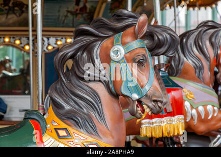 Jane's Carousel, pont de Brooklyn, New York City, USA. Banque D'Images