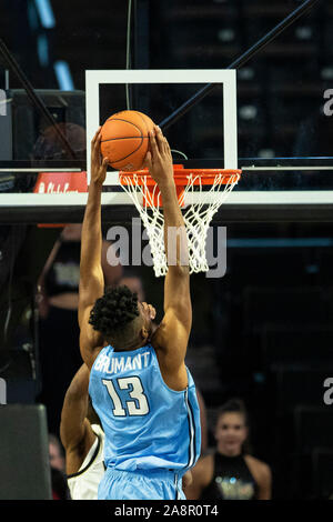 Winston-Salem, NC, USA. 10 Nov, 2019. Columbia Lions avant Randy Brumant (13) dunks dans le match de basket-ball de NCAA à LJVM Coliseum de Winston-Salem, NC. (Scott Kinser/Cal Sport Media). Credit : csm/Alamy Live News Banque D'Images