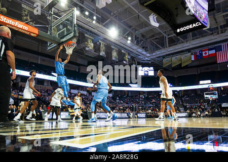 Winston-Salem, NC, USA. 10 Nov, 2019. Le match de basket-ball à LJVM Coliseum de Winston-Salem, NC. (Scott Kinser/Cal Sport Media). Credit : csm/Alamy Live News Banque D'Images