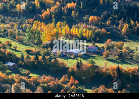 15 octobre 2019 ; la Turquie, Artvin : Les plus belles couleurs de l'automne à Savsat Artvin Banque D'Images