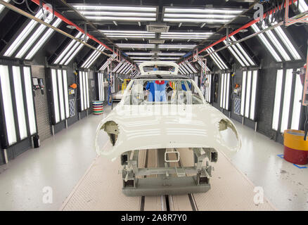 La robotique de haute technologie construction de la gamme de voitures BMW MINI à son usine d'Oxford, en Angleterre, en octobre 2015 29.10.15 Banque D'Images
