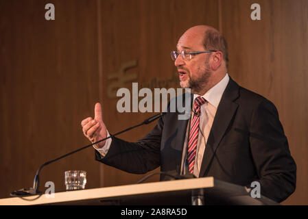 Martin Schulz parlant en 2017 pendant la campagne pour devenir chancelier de l'Allemagne. Banque D'Images