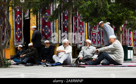 Les dévots de la préparation pour la prière à la Grande Mosquée Dongguan, Xining, Chine Banque D'Images