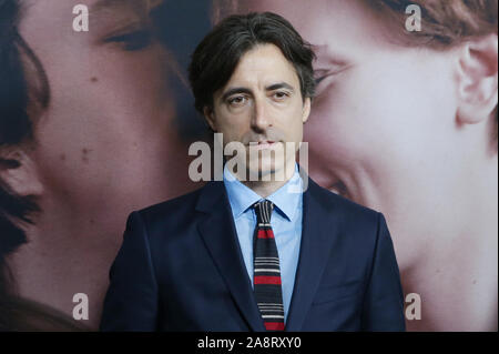 New York, États-Unis. 10 Nov, 2019. Noah Baumbach arrive sur le tapis rouge à la 'mariage' New York en première mondiale au Théâtre de Paris le dimanche, Novembre 10, 2019 à New York. Photo de John Angelillo/UPI UPI : Crédit/Alamy Live News Banque D'Images