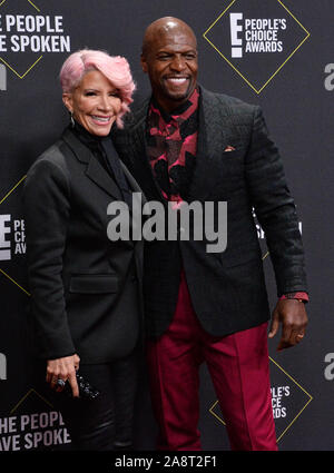 Santa Monica, USA. 10 Nov, 2019. Rebecca King-Crews et l'acteur Terry Crews arrive pour la 45e année ! People's Choice Awards au Barker Hangar à Santa Monica, Californie le dimanche, Novembre 10, 2019. Photo par Jim Ruymen/UPI UPI : Crédit/Alamy Live News Banque D'Images