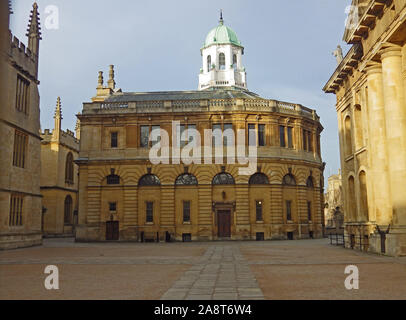 Le Sheldonian Theatre d'Oxford conçu par Sir Christopher Wren achevé en 1669. Maintenant une salle de concert et également utilisé pour le diplôme et autres cérémonies Banque D'Images