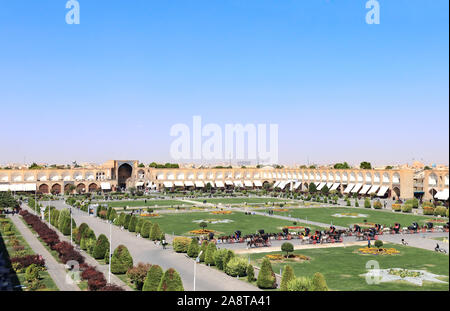 Le Grand bazar de Naqsh-e Jahan Shah (Square Square, Place Imam), deuxième plus grande place du monde, Isfahan, Iran. Vue du palais Ali Qapu. W de l'UNESCO Banque D'Images