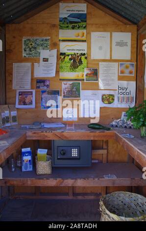 Wanaka organics farm honnêteté shop hut. Te Araroa Trail. Glendhu Bay. L'île du Sud. Nouvelle Zélande Banque D'Images