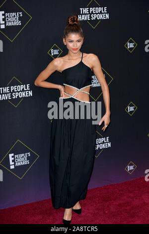 Santa Monica, USA. 11Th Nov, 2019. SANTA MONICA, USA. 11 novembre 2019 : Zendaya lors de la 2019 E ! People's Choice Awards à Santa Monica Barker Hangar. Photo Credit : Paul Smith/Alamy Live News Banque D'Images