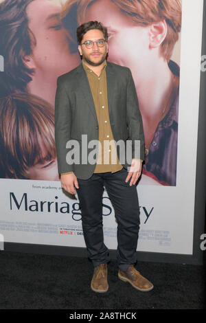 New York, États-Unis. 10 Nov, 2019. Matt Shear assiste à la première mondiale à l'histoire de mariage Paris Theatre de New York. Credit : SOPA/Alamy Images Limited Live News Banque D'Images