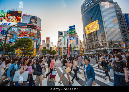 Croisement de Shibuya, l'intersection la plus occupée dans le monde, Tokyo, Japon, Asie Banque D'Images