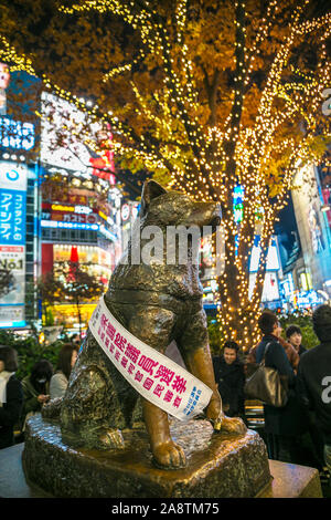 Hachiko, monument de la statue en bronze de Hachiko à Shibuya Station. Hachiko était un chien célèbre qui ont attendu pour propriétaire après sa mort. Shibuya, Tokyo, Banque D'Images