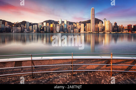 Hong Kong, Chine d'horizon de l'autre le port de Victoria. Banque D'Images