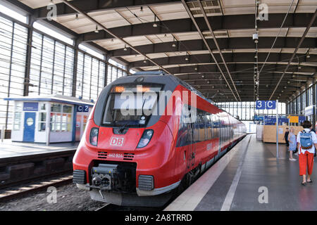 Regionalbahn, Bahnhof Zoologischer Garten, Charlottenburg, Berlin, Deutschland Banque D'Images