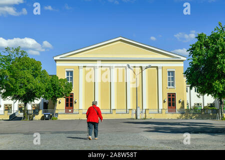 Friedrich-Wolf-théâtre, Lindenallee, Eisenhüttenstadt, Brandebourg, Allemagne Banque D'Images