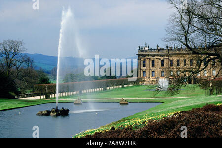 Chatsworth Fontaine de l'empereur au printemps Banque D'Images