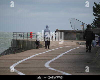 Sheerness, Kent, UK. 11 novembre, 2019. Météo France : un démarrage à froid pour la semaine à Sheerness Kent, avec quelques éclaircies. Credit : James Bell/Alamy Live News Banque D'Images