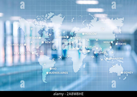 Fond d'aviation avec des avions au-dessus de la carte avec les grands noms de ville. Carte numérique avec des avions dans le monde entier concept Banque D'Images