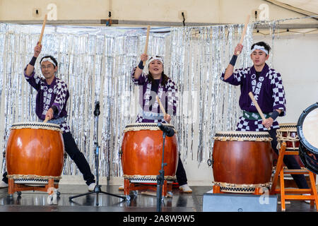 Melbourne, Australie - le 6 octobre 2019 : exécution de batteurs japonais au festival de rue Banque D'Images