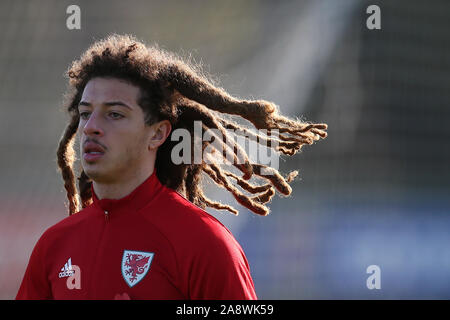 Cardiff, Royaume-Uni. 11Th Nov, 2019. Ethan Ampadu de galles Pays de Galles au cours de la formation à l'équipe de football de l'Hotel Balzac, Hensol, près de Cardiff, Pays de Galles, le lundi 11 novembre 2019. L'équipe se préparent pour leurs matches de qualification de l'UEFA Euro 2020 contre l'Azerbaïdjan et la Hongrie. Photos par Andrew Verger/Alamy Live News Banque D'Images