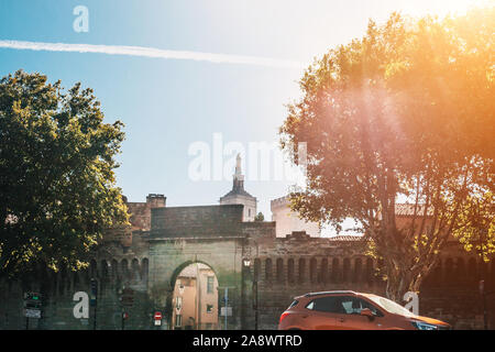 Avignon, Provence / France - le 27 septembre 2018 : les murs de la ville d'Avignon Banque D'Images