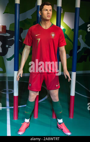 Bangkok, Thaïlande - Novembre 1,2019 : Cristiano Ronaldo cire figure afficher chez Madame Tussauds Museum,Siam Discovery à Bangkok en Thaïlande. Banque D'Images