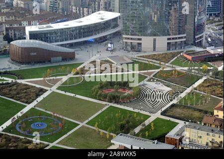 Milan (Italie), vue depuis le toit-terrasse de la Région Lombardie, les arbres du parc de la bibliothèque Banque D'Images