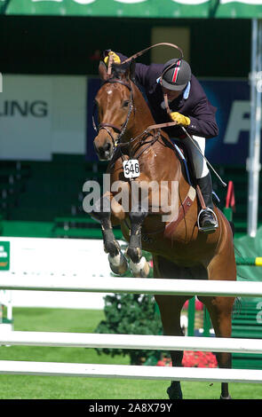 Le Spruce Meadows National coupe financière, Zeidler, juin 2003, Gerardo Tazzer (MEX) Canal d'équitation Banque D'Images