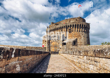 Château médiéval de Dinan (Château de Dinan). Dinan est une ville fortifiée et une commune française, située en Bretagne (Bretagne), France Banque D'Images