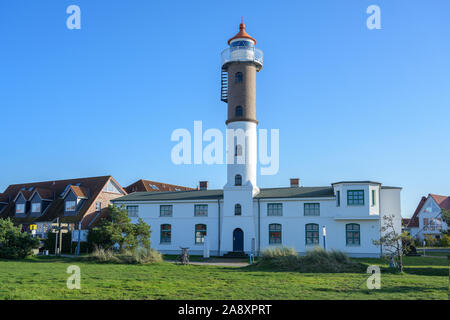 Phare de Timmendorf, la destination touristique sur l'île de Poel près de Wismar dans la mer Baltique, l'Allemagne, blue sky with copy space Banque D'Images