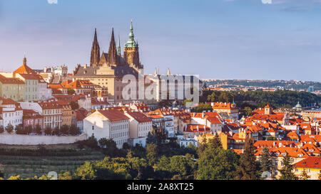 Le Château de Prague et la Cathédrale St Vitus, République tchèque. Vue panoramique Banque D'Images