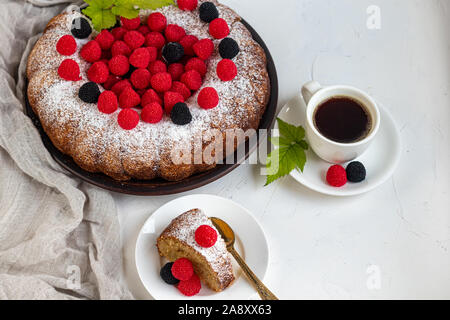 Gâteau de Noël, saupoudrées de sucre en poudre. Banque D'Images