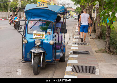 Tuk tuk tuk scooter taxi à Hua Hin, Thaïlande Banque D'Images