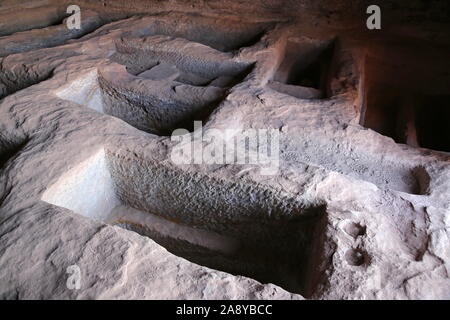 Tombeau Renaissance, haut lieu du sentier du sacrifice, Petra, Wadi Musa, Ma'an Governorate, Jordanie, Moyen-Orient Banque D'Images