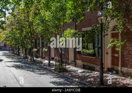 Une rue à Beacon Hill, Boston, MA Banque D'Images