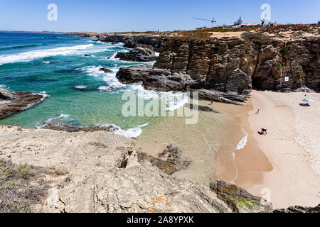 Le Portugal, l'Alentejo, au sud-ouest de l'Alentejo et le parc naturel de la côte Vincentienne, une plage de Porto Covo. Banque D'Images