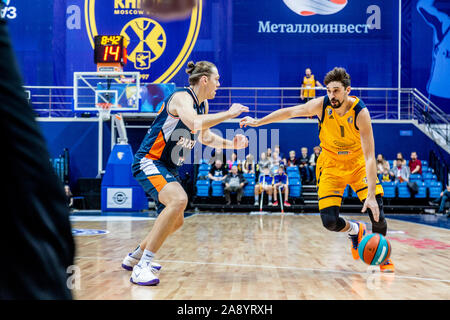 # 1 Alexey Shved de Khimki Moscow vu en action lors de l'Organisation des match de championnat entre VTB Khimki Moscow et Parme Perm.(score final ; Khimki Moscow 103-100 Parme) Perm Banque D'Images