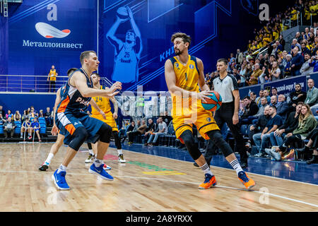 # 1 Alexey Shved de Khimki Moscow vu en action lors de l'Organisation des match de championnat entre VTB Khimki Moscow et Parme Perm.(score final ; Khimki Moscow 103-100 Parme) Perm Banque D'Images