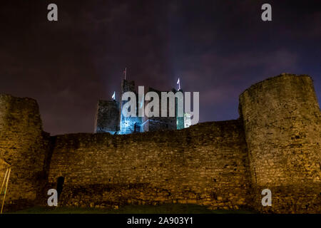 Le Château de Trim de nuit Banque D'Images