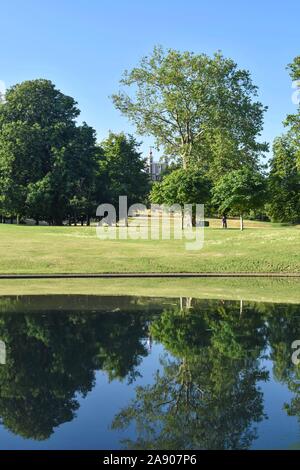 Lac de plaisance de Greenwich Park avec la réflexion d'Observatoire Banque D'Images