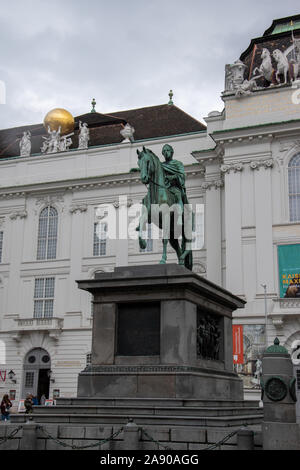 Statue de Joseph II dans la cour de la Bibliothèque de la Cour impériale, Vienne, Autriche. Banque D'Images