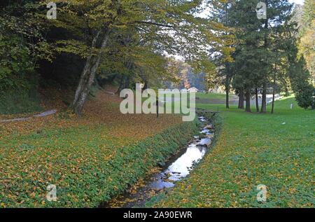 Paysage d'automne dans la campagne croate par Lake Trakošćan Banque D'Images